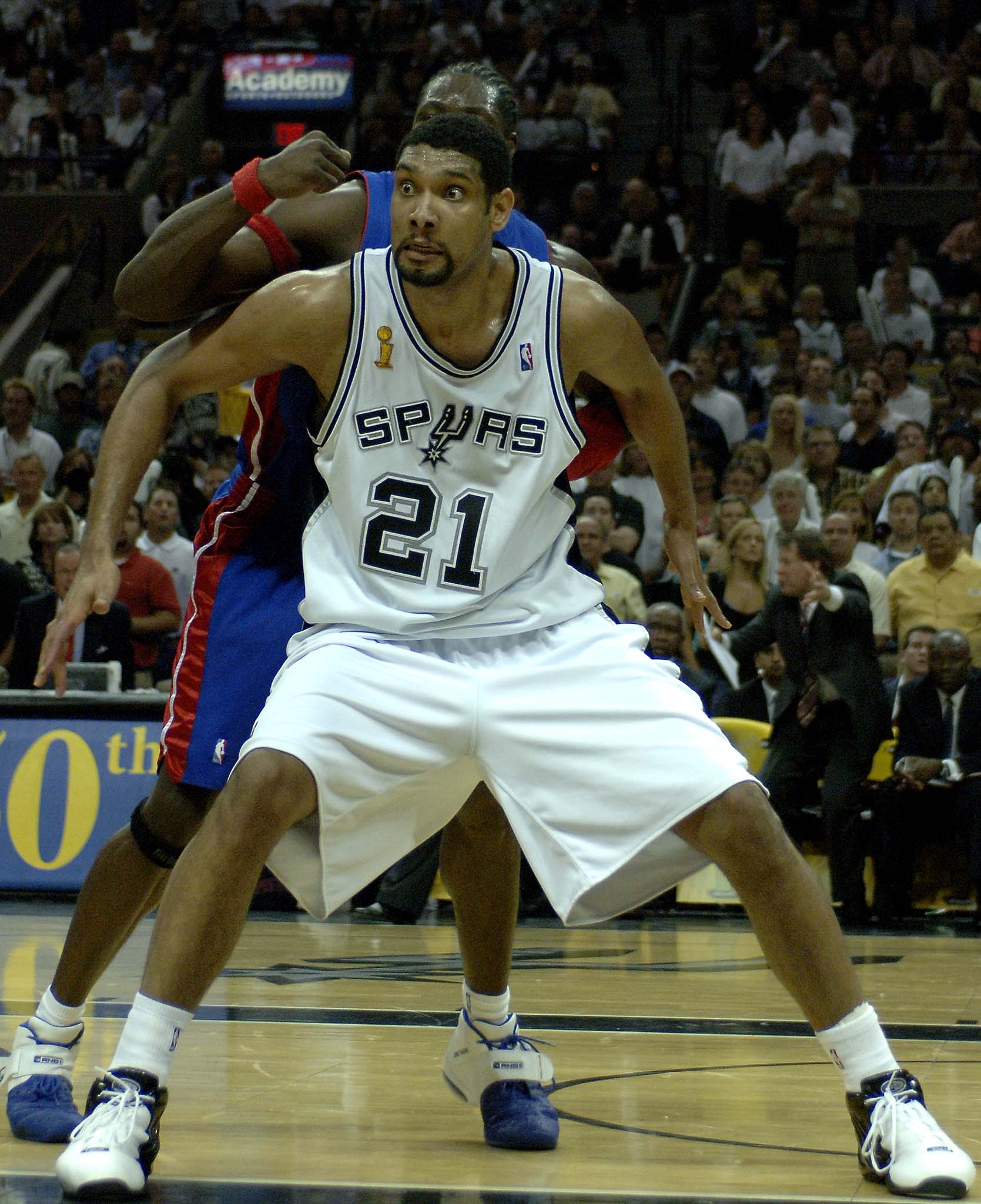 黄雅琼&刘雨辰今日大婚！马龙、王楚钦、樊振东等人送上祝福（黄雅琼与刘雨辰今日喜结连理，马龙王楚钦樊振东等纷纷送祝福）