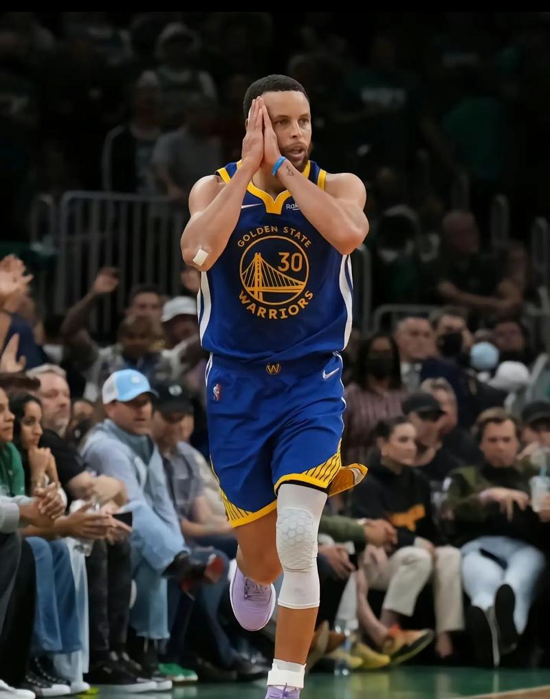 米体：弗拉霍维奇和加蒂今天分别在伦敦和里昂接受手术（米体：弗拉霍维奇与加蒂今日分别在伦敦与里昂完成手术）