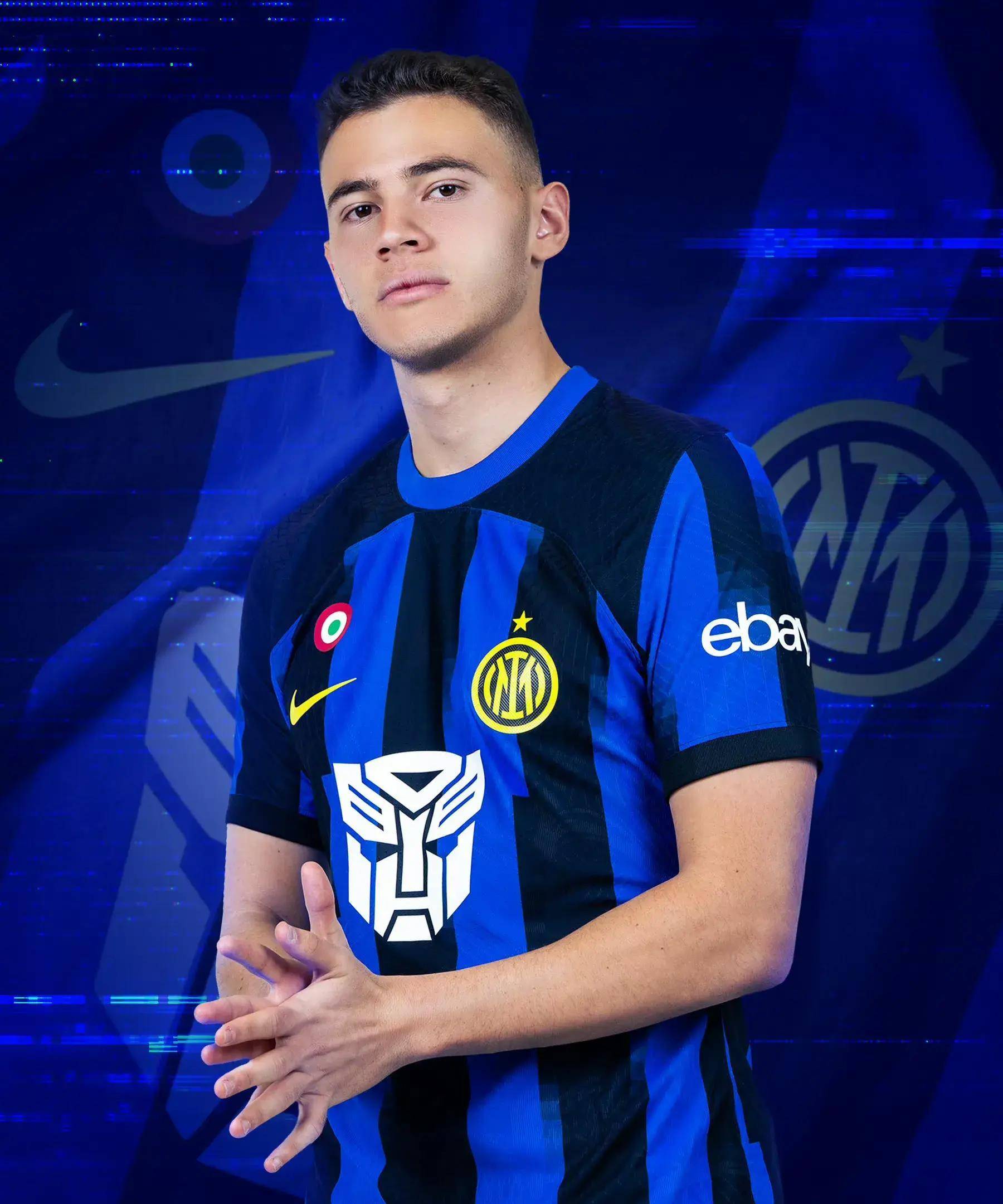 每体：巴萨不会为合同只剩半年的中卫付转会费，想来只能免签（每体：巴萨无意为合同剩半年的中卫支付转会费，若想加盟只能自由身）