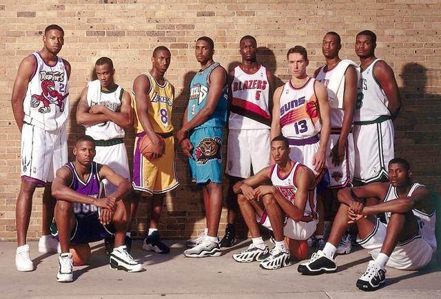 都体：弗拉霍维奇左腿肌肉拉伤，将缺战那不勒斯，或缺战罗马（都灵体育报：弗拉霍维奇左腿肌肉受伤，缺席战那不勒斯，或无缘对罗马）