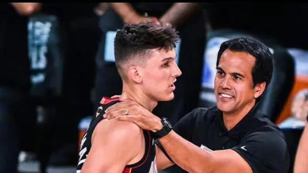 湖人詹姆斯关键三分锁定胜利（詹姆斯命中关键三分，湖人锁定胜局）