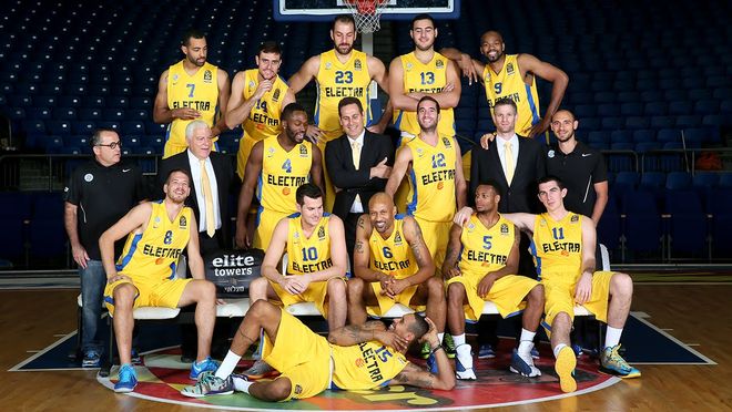 詹姆斯关键三分绝杀比赛（詹姆斯命中关键三分完成绝杀）